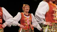 Młodzi biegają szybciej ale starsi znają skróty…